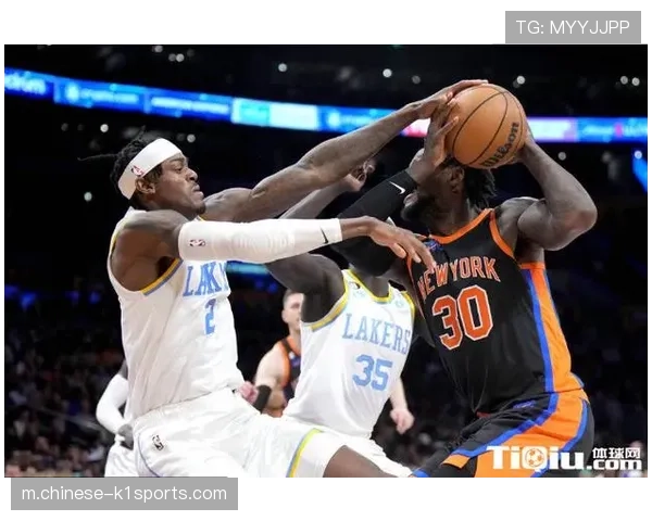 浓眉状态回暖 半场斩获16分8篮板助攻球队